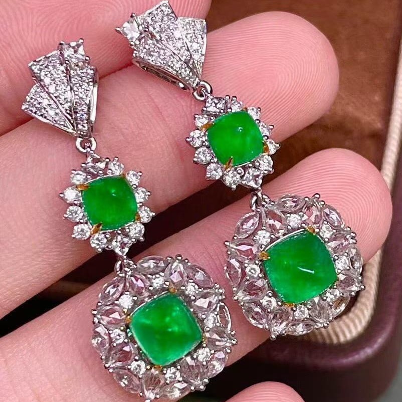 14k Gold 4.12 Ctw Natural Emerald & Diamond Earrings: Ref:231165079 // gold content:14k gold // main gemstone:emerald // shape:sugar-loaf // carat weight:3. 5ct // color:green // treatment:natural // // adjacent gemstone 2 : diamond // shape:round //