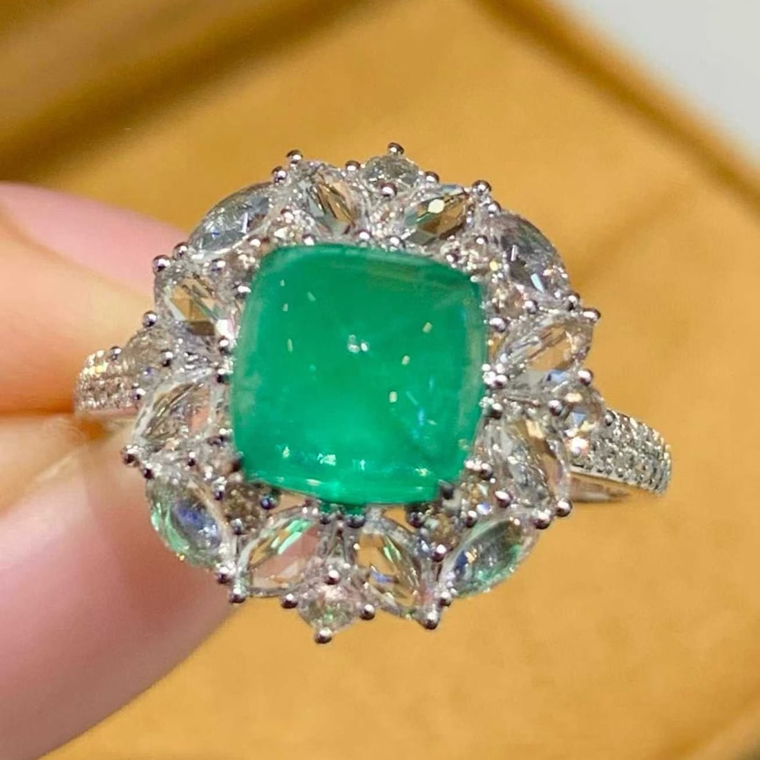 14k Gold 1.6 Ct Natural Emerald & Diamond & Sapphire Ring - 2
