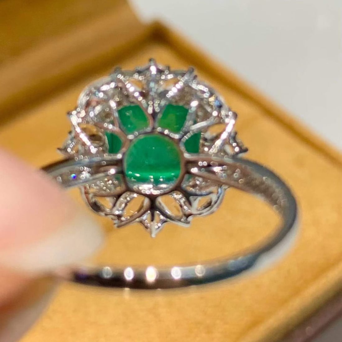 14k Gold 1.6 Ct Natural Emerald & Diamond & Sapphire Ring - 4