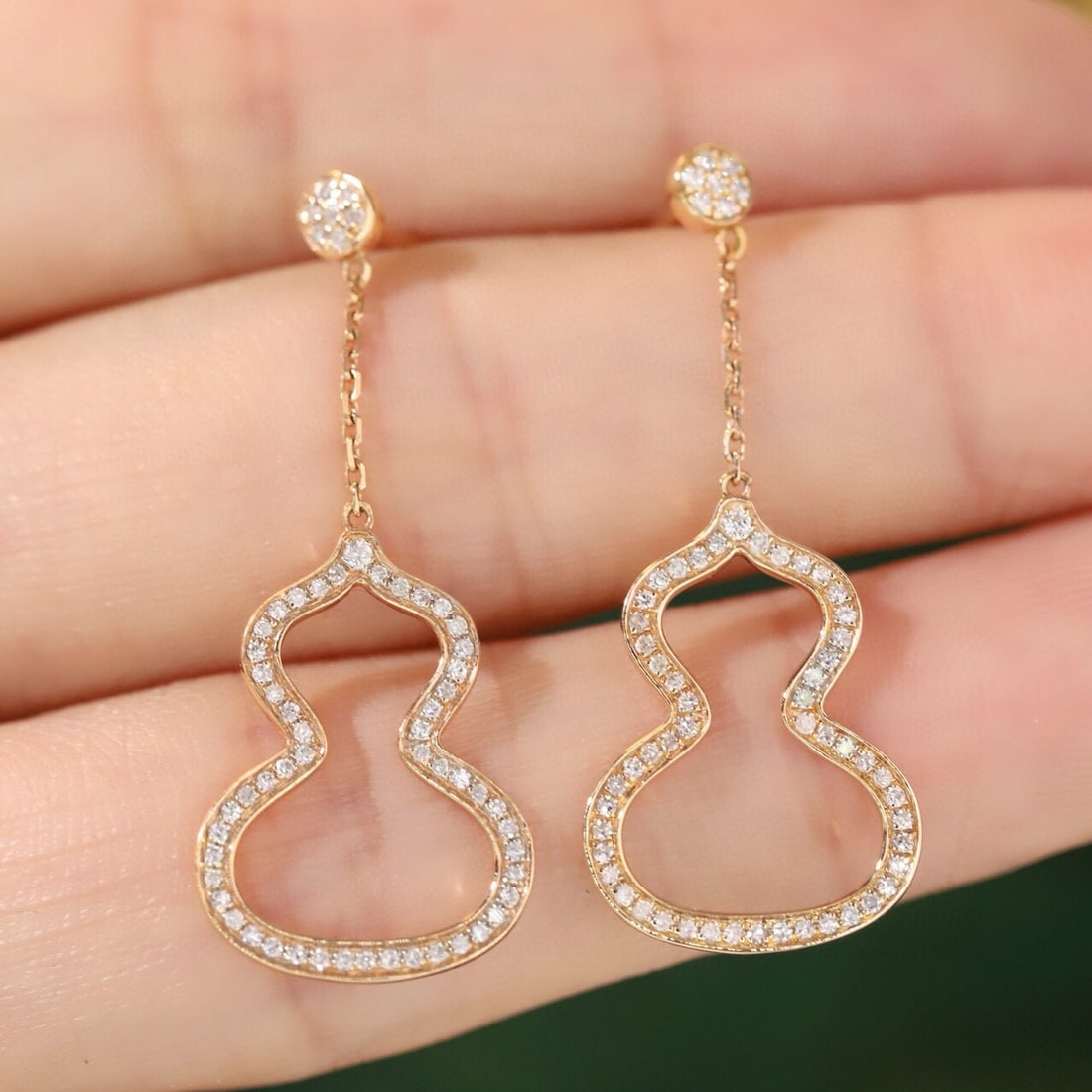 14k Gold 0.4 Ct Natural H Diamond Earrings: Ref:231165091 // gold content:14k gold // main gemstone:diamond // shape:round // carat weight:0. 4ct // clarity grade:vs-si // color:h // treatment:natural // cut grade:g // Condition: New Low