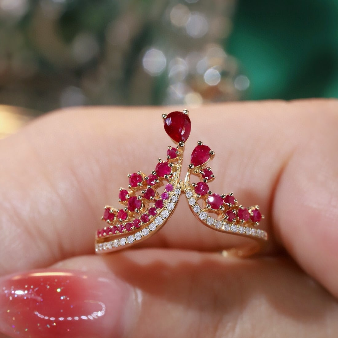 14k Gold 0.85 Ctw Natural Ruby & Diamond Ring: Ref:231165093 // gold content:14k gold // ring size:7. 25us // // main gemstone:ruby // shape:multiple // carat weight:0. 75ct // color:red // treatment:natural // // adjacent gemstone 2 : diamond //