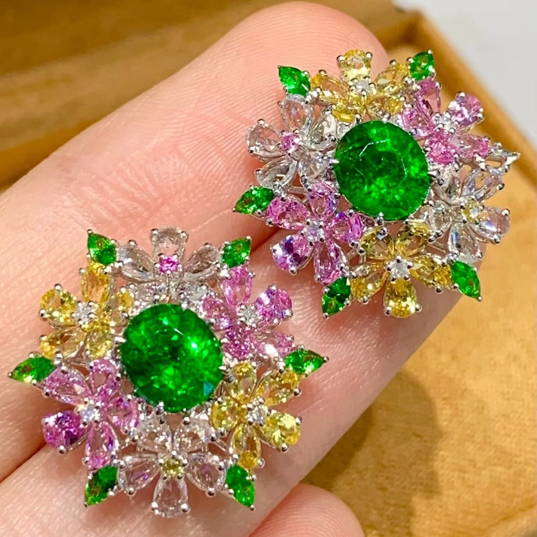 14k Gold 2.8 Ct Natural Tsavorite & Diamond & Coloured Gemstone Earrings - 3