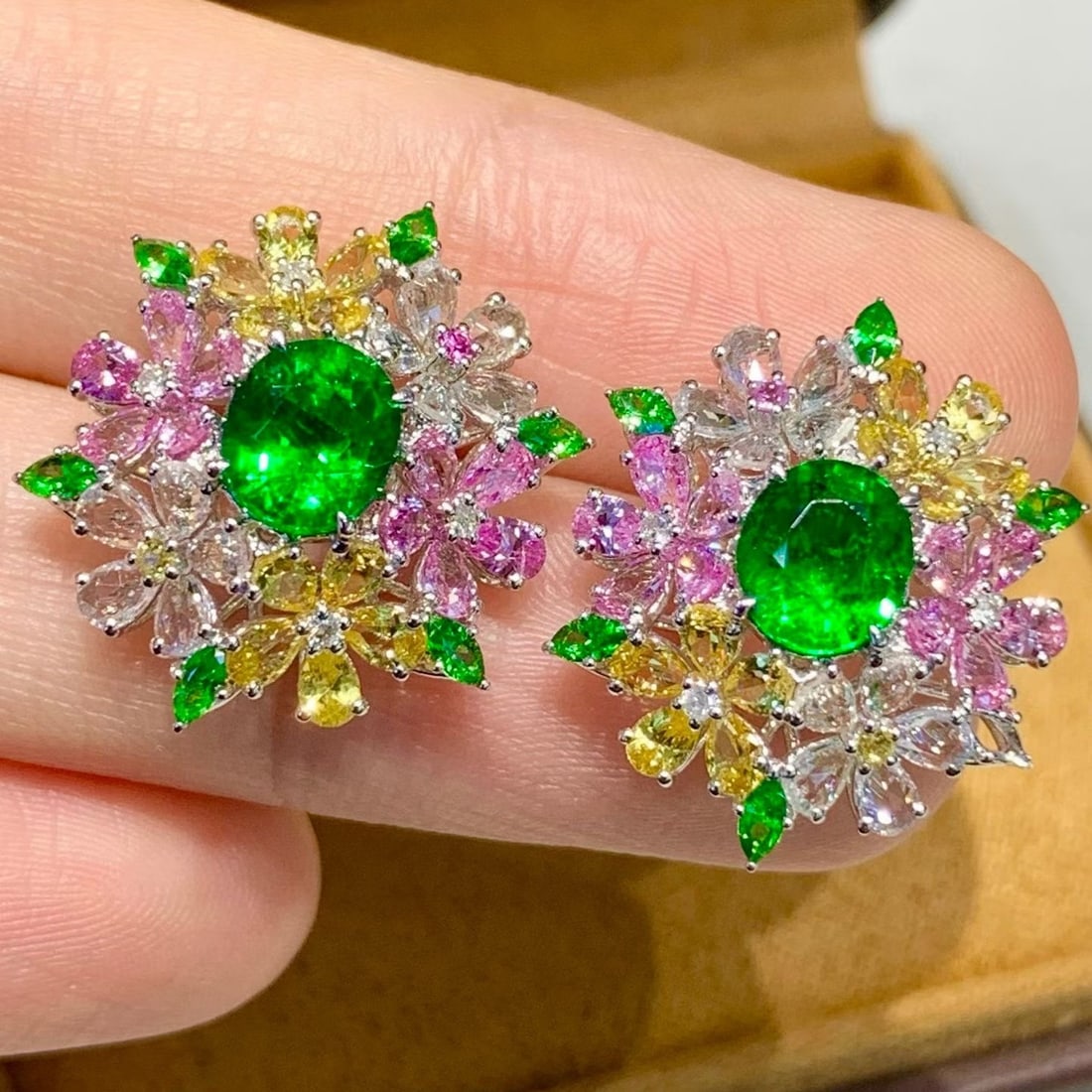 14k Gold 2.8 Ct Natural Tsavorite & Diamond & Coloured Gemstone Earrings - 4