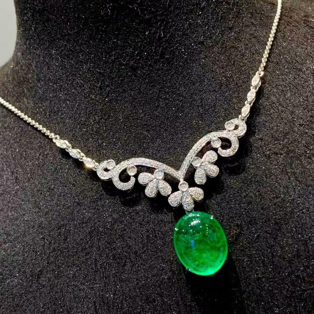 14k Gold 6.6 Ct Natural Emerald & Diamond Necklace - 2