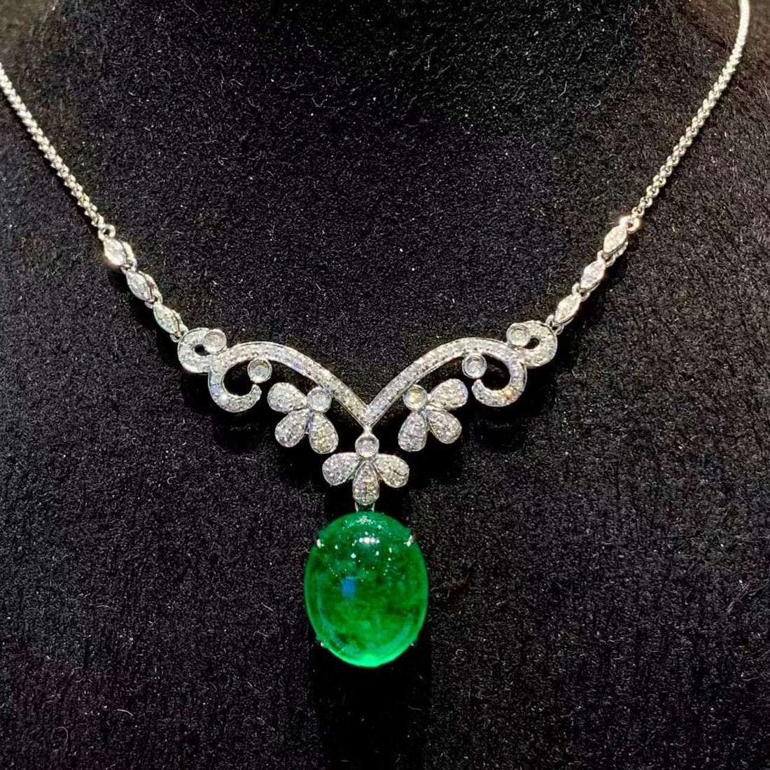 14k Gold 6.6 Ct Natural Emerald & Diamond Necklace - 3