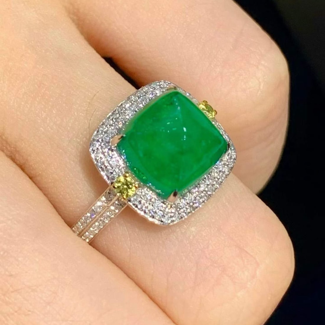 14k Gold 3.9 Ct Natural Emerald & Diamond Ring - 3