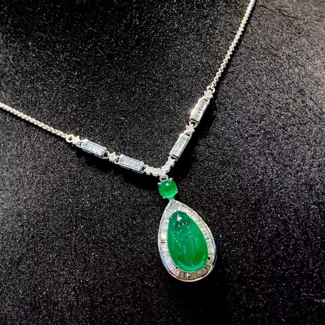 14k Gold 3.3 Ct Natural Emerald & Diamond Necklace - 2