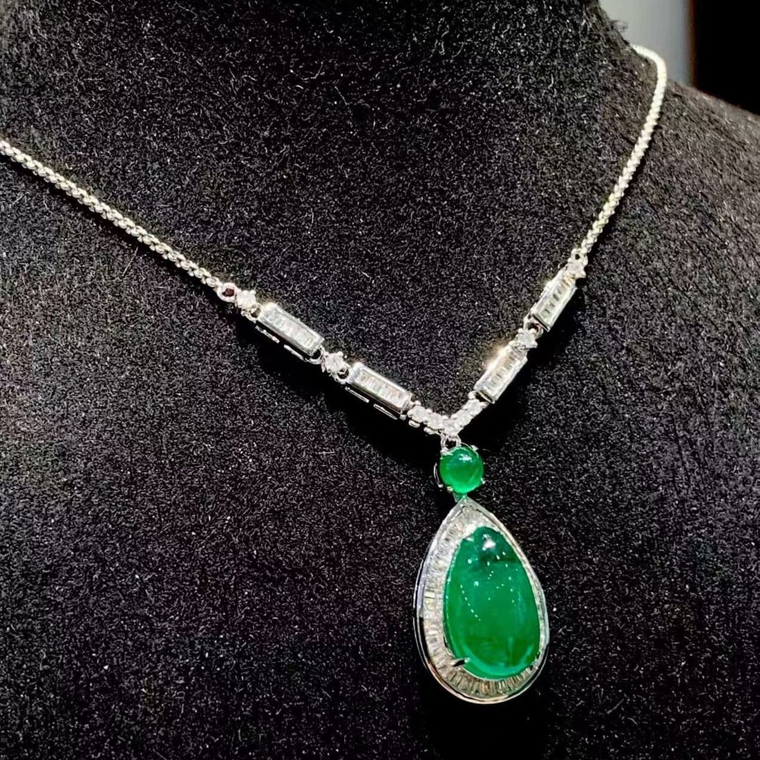 14k Gold 3.3 Ct Natural Emerald & Diamond Necklace - 5