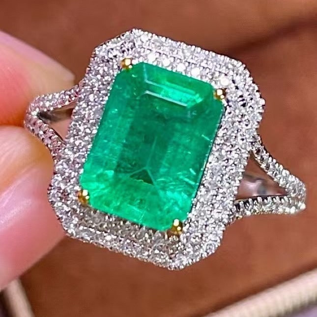 14k Gold 2.17 Ct Natural Emerald & Diamond Ring: Ref:231165217 // gold content:14k gold // ring size:7. 25us // // main gemstone:emerald // shape:octagonal // carat weight:2. 17ct // color:green // treatment:natural // // adjacent gemstone 2 :