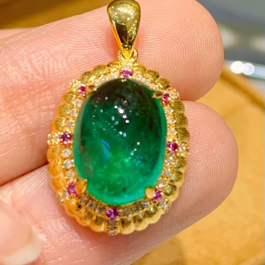 14k Gold 4.65 Ct Natural Emerald & Diamond Pendant( Without Chain ) - 3
