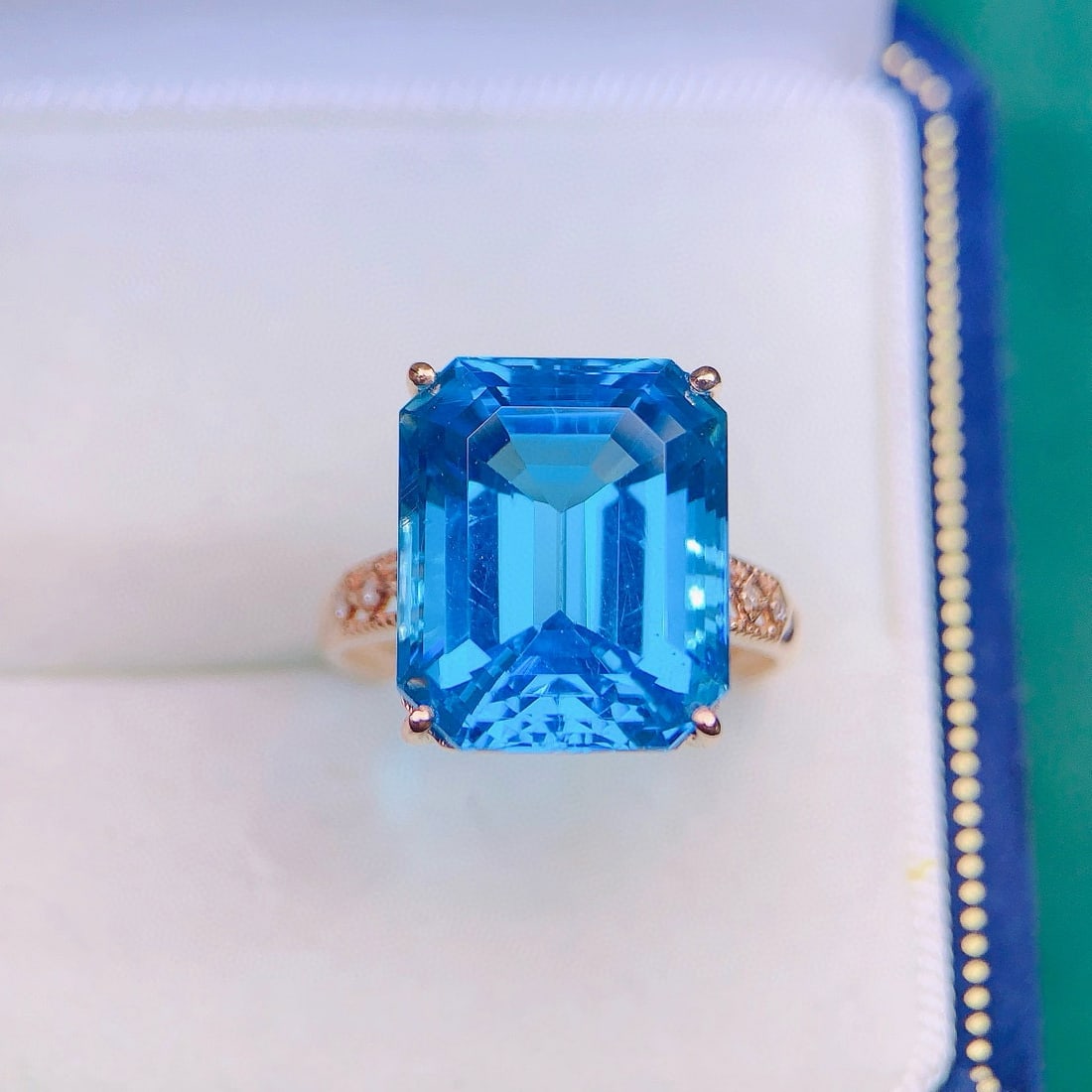 14k Gold 14.18 Ctw Natural Topaz & Diamond Ring - 2