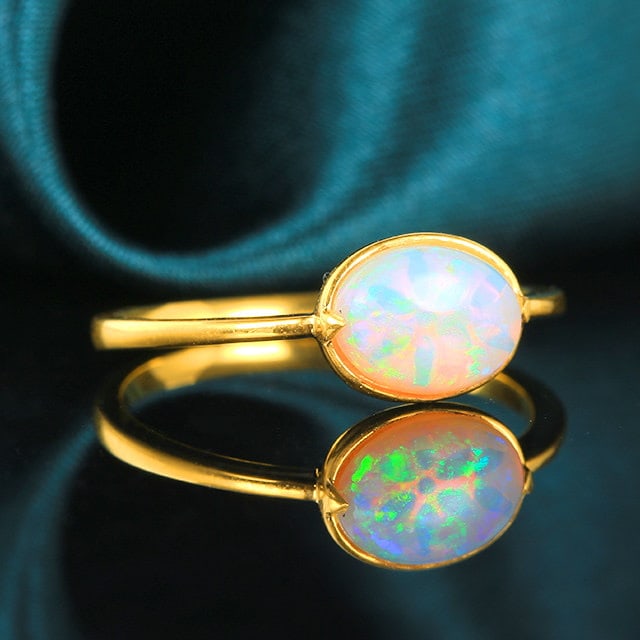 14k Gold 0.8 Ct Natural Opal Ring - 2