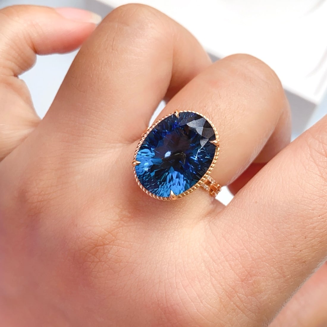 14k Gold 14.00 Ct Natural Topaz & Diamond Ring - 5