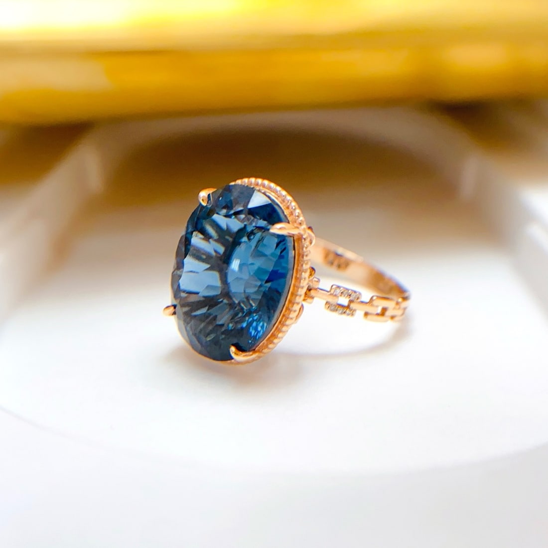 14k Gold 14.00 Ct Natural Topaz & Diamond Ring - 6