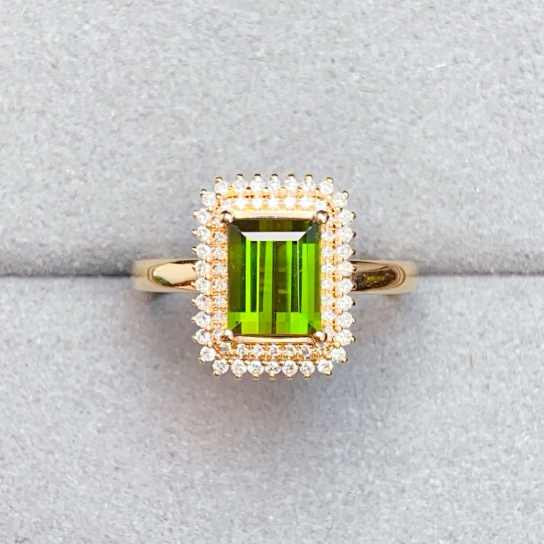 14k Gold 1.76 Ctw Natural Tourmaline & Diamond Ring: Ref:231166041 // gold content:14k gold // ring size:7. 25us // // main gemstone:tourmaline // shape:rectangle // carat weight:1. 5ct // color:green // treatment:natural // // adjacent gemstone 2 :