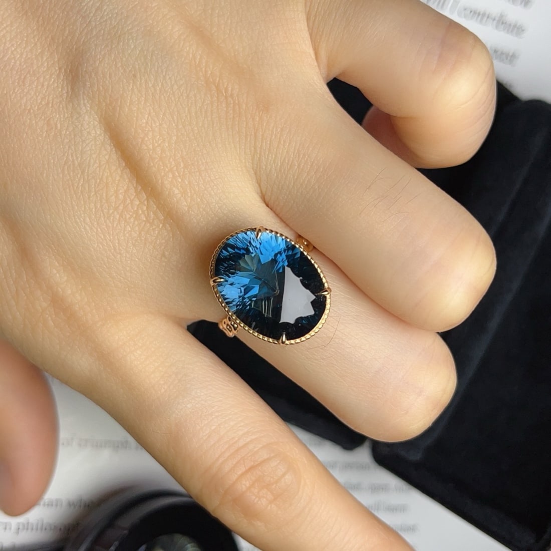 14k Gold 13.00 Ct Natural Topaz Ring - 5