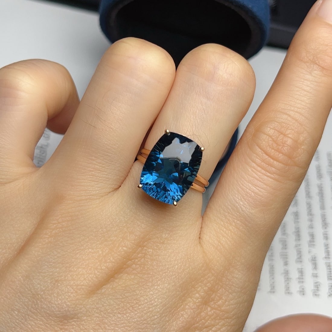 14k Gold 11.20 Ct Natural Topaz Ring - 6