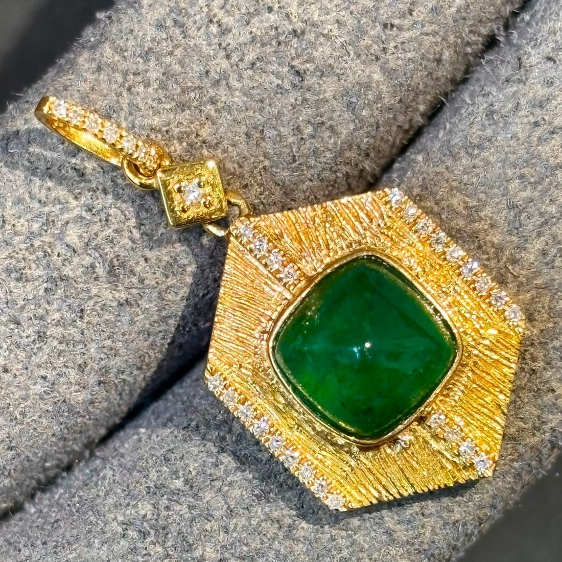 14k Gold 1.2 Ct Vivid Green Natural Emerald & Diamond Pendant( Without Chain ) - 2