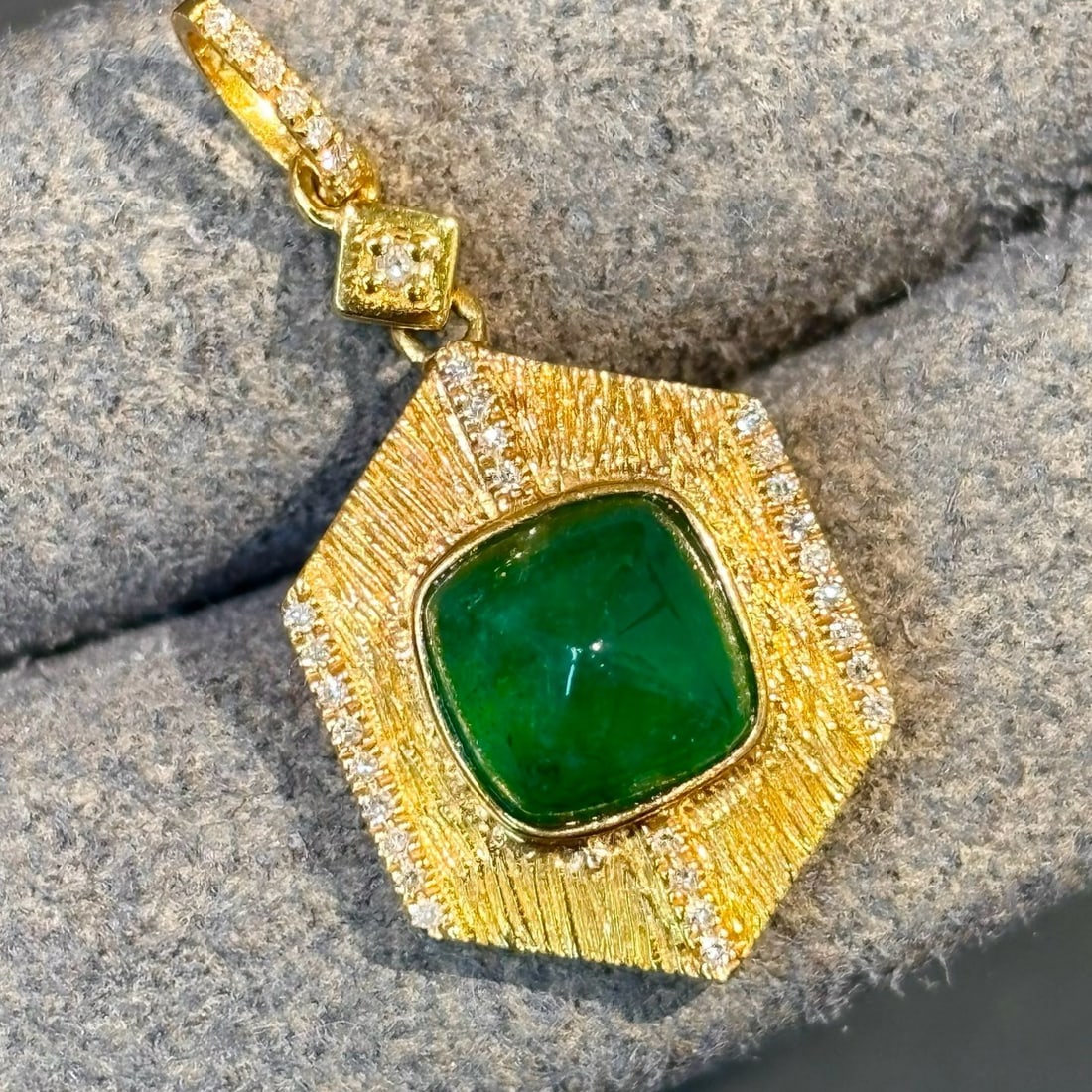 14k Gold 1.2 Ct Vivid Green Natural Emerald & Diamond Pendant( Without Chain ) - 3