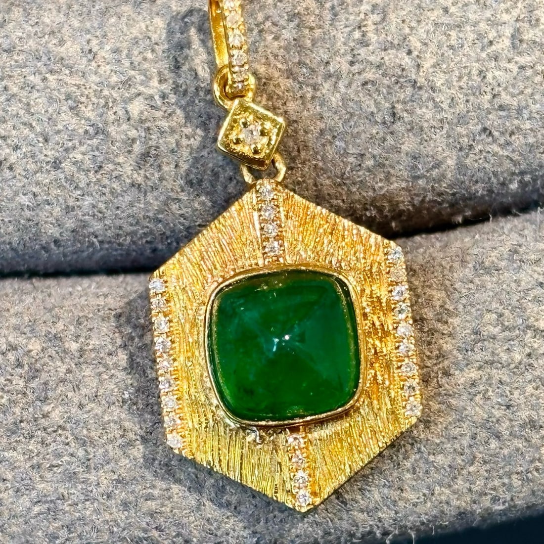 14k Gold 1.2 Ct Vivid Green Natural Emerald & Diamond Pendant( Without Chain ) - 5