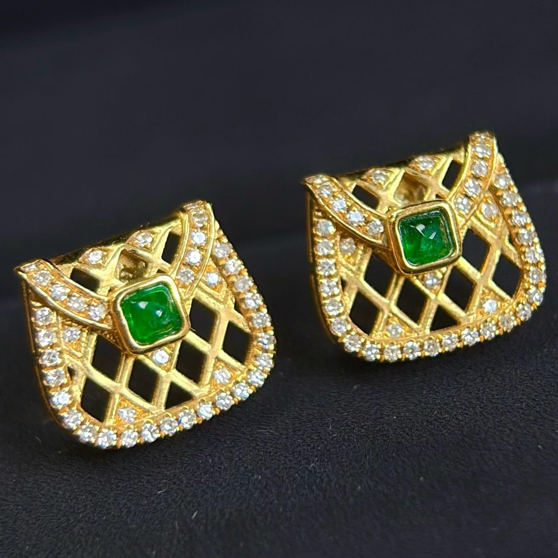 14k Gold 0.48 Ctw Vivid Green Natural Emerald & Diamond Earrings - 2