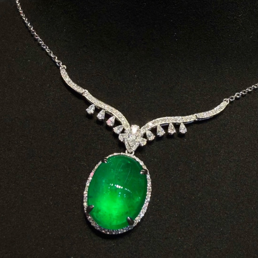 14k Gold 9.80 Ctw Natural Emerald & Diamond Necklace - 2