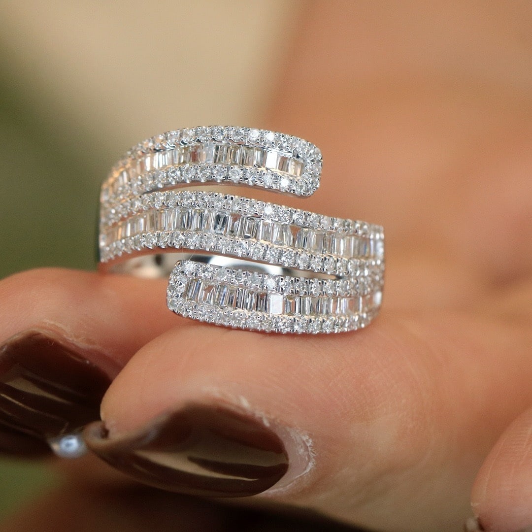 14k Gold 0.9 Ct Natural H Diamond Ring: Ref:231166079 // gold content:14k gold // ring size:7. 25us // // main gemstone:diamond // shape:multiple // carat weight:0. 9ct // clarity grade:vs-si // color:h // treatment:natural // Condition: