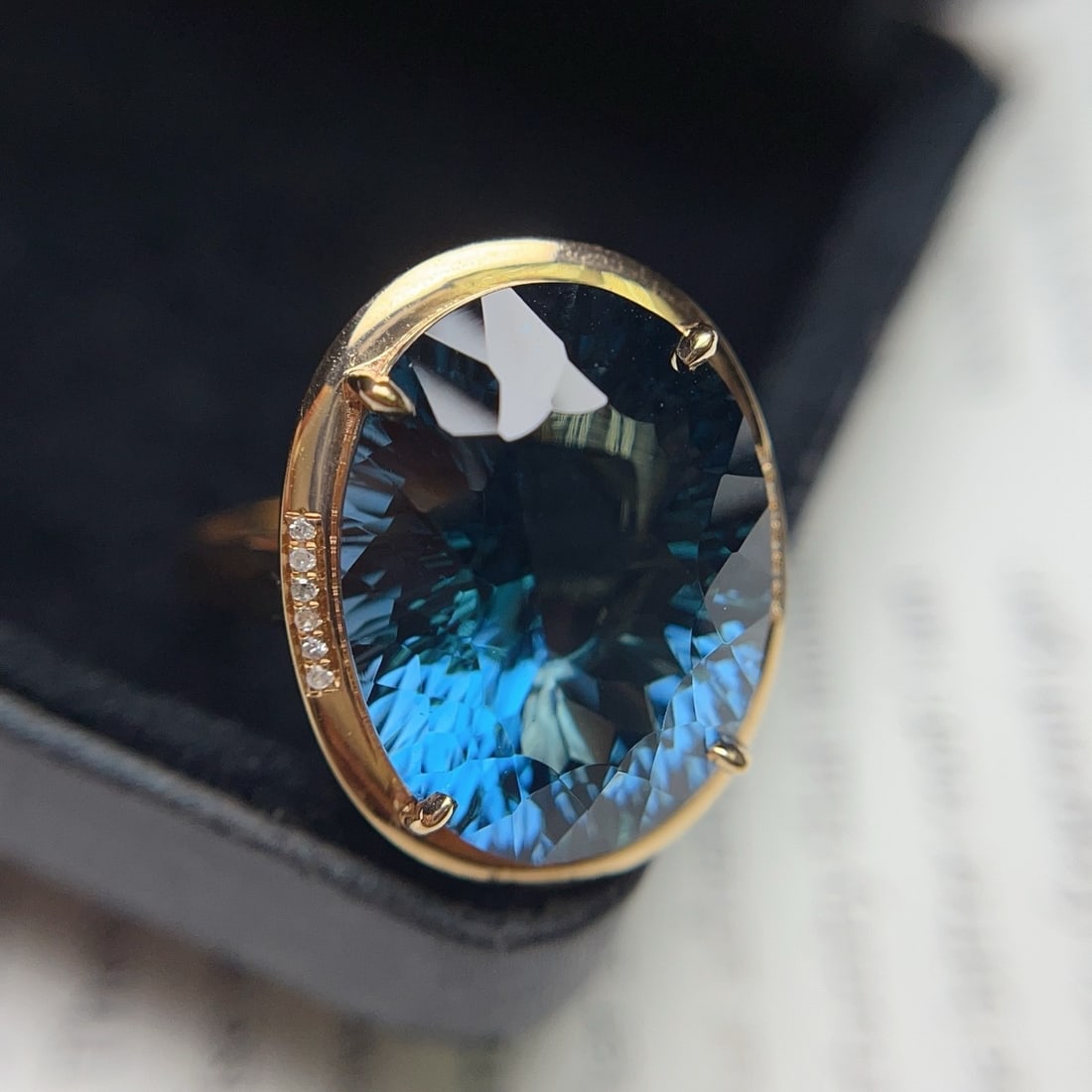 14k Gold 14.50 Ct Natural Topaz & Diamond Ring - 2