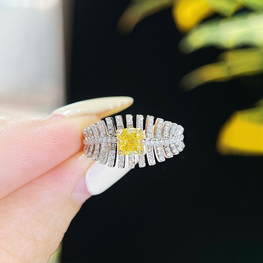 14k Gold 1.14 Ctw Natural Yellow Diamond & Diamond Ring: Ref:231166084 // gold content:14k gold // ring size:7. 25us // // main gemstone:yellow diamond // shape:cushion // carat weight:0. 80ct // color:yellow // treatment:natural // // adjacent gemstone 2