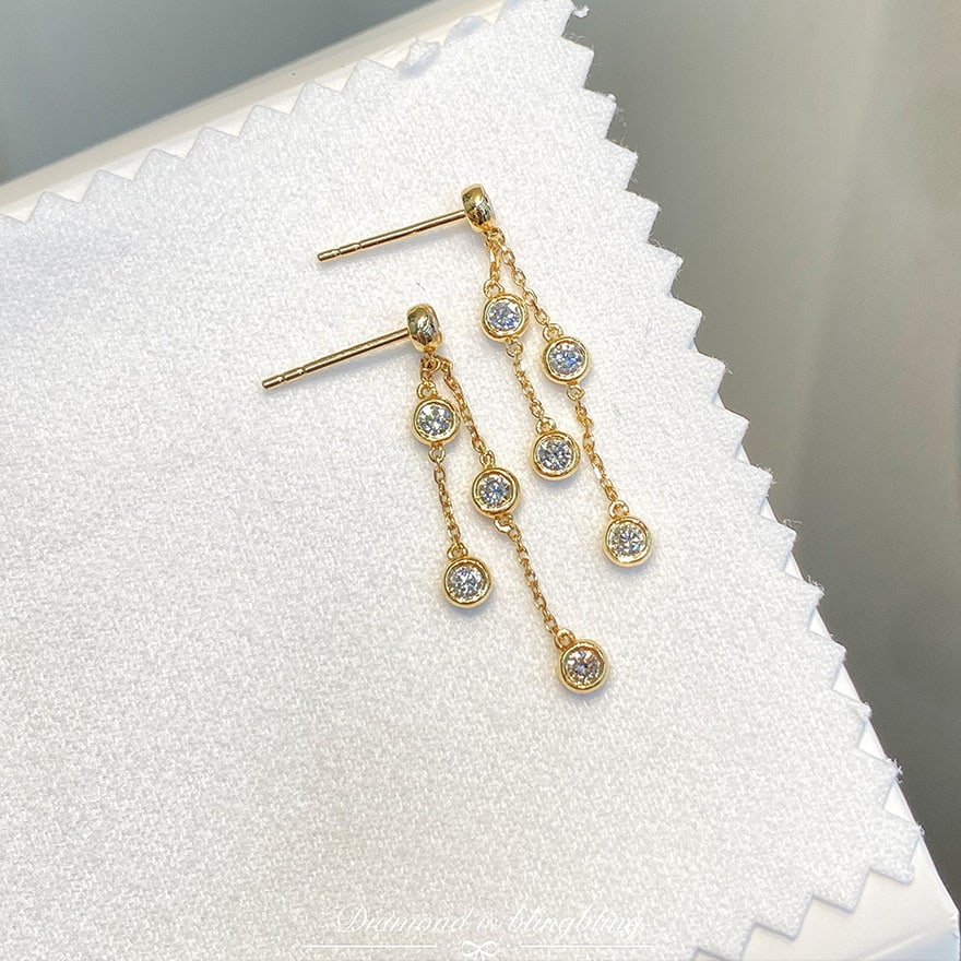 14k Gold 0.45 Ct Natural H Diamond Earrings: Ref:231166085 // gold content:14k gold // main gemstone:diamond // shape:round // carat weight:0. 45ct // clarity grade:vs-si // color:h // treatment:natural // cut grade:g // High Estimate: 3300