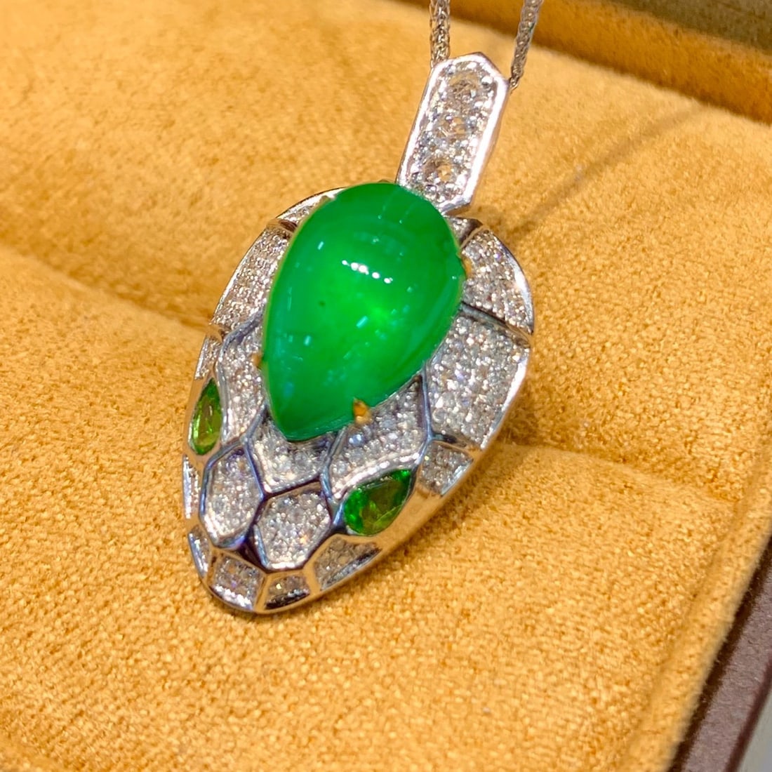 14k Gold 3.75 Ct Natural Emerald & Diamond Pendant( Without Chain ) - 3