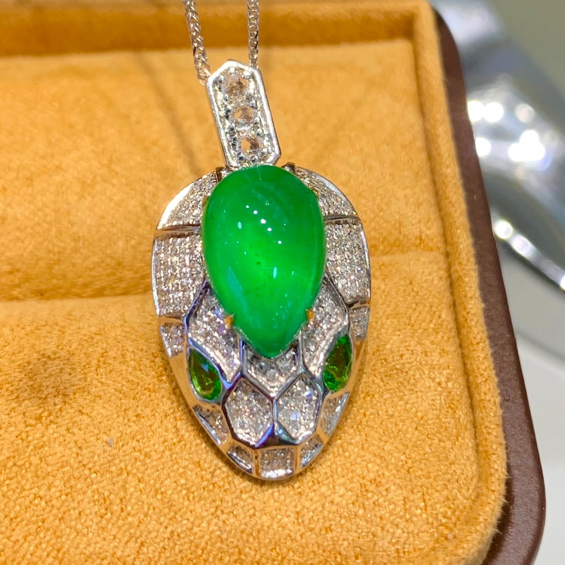 14k Gold 3.75 Ct Natural Emerald & Diamond Pendant( Without Chain ) - 5