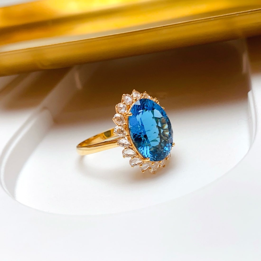 14k Gold 8.30 Ct Natural Topaz & Sapphire Ring - 4