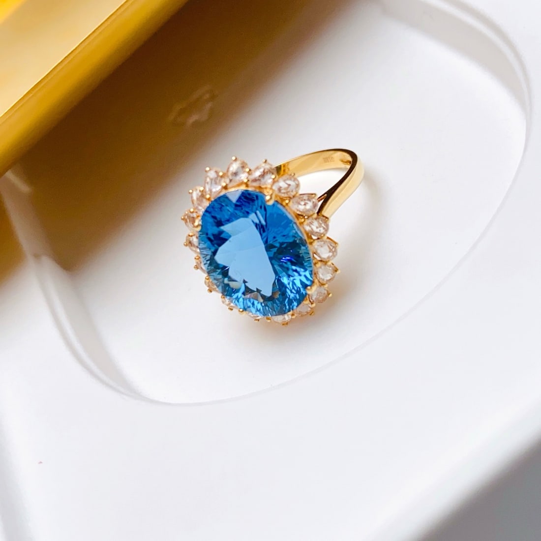 14k Gold 8.30 Ct Natural Topaz & Sapphire Ring - 6