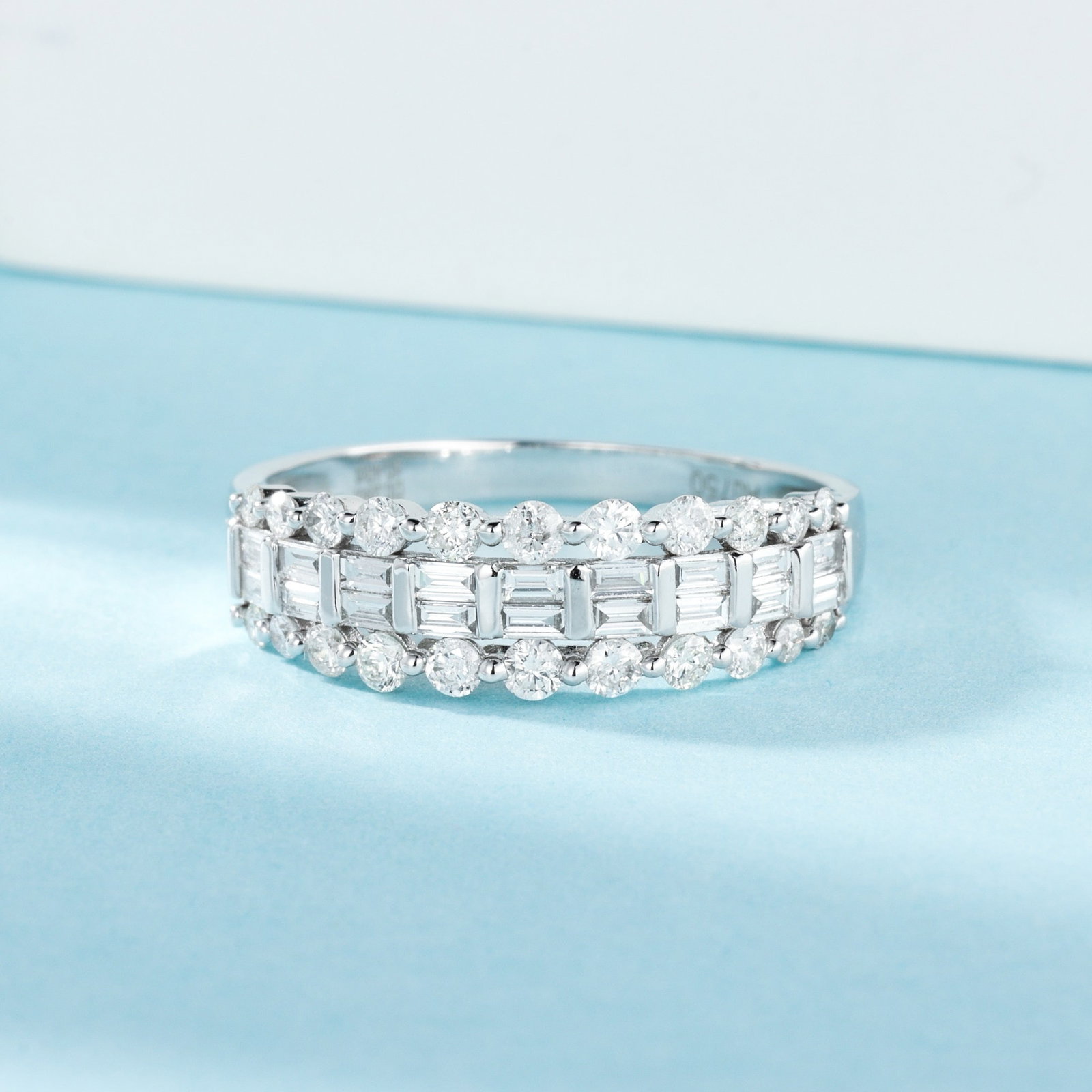 14k Gold 0.76 Ctw Natural H Diamond Ring: Ref:231166118 // gold content:14k gold // ring size:7. 25us // // main gemstone:diamond // shape:baguette // carat weight:0. 29ct // clarity grade:vs-si // color:h // treatment:natural // // adjacent 