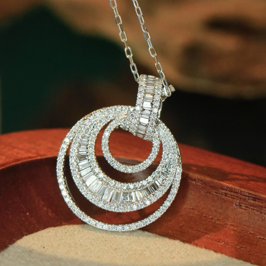 14k Gold 0.5 Ct Natural H Diamond Necklace: Ref:231166150 // gold content:14k gold // main gemstone:diamond // shape:multiple // carat weight:0. 5ct // clarity grade:vs-si // color:h // treatment:natural // Condition: New Low Estimate: 3300.00