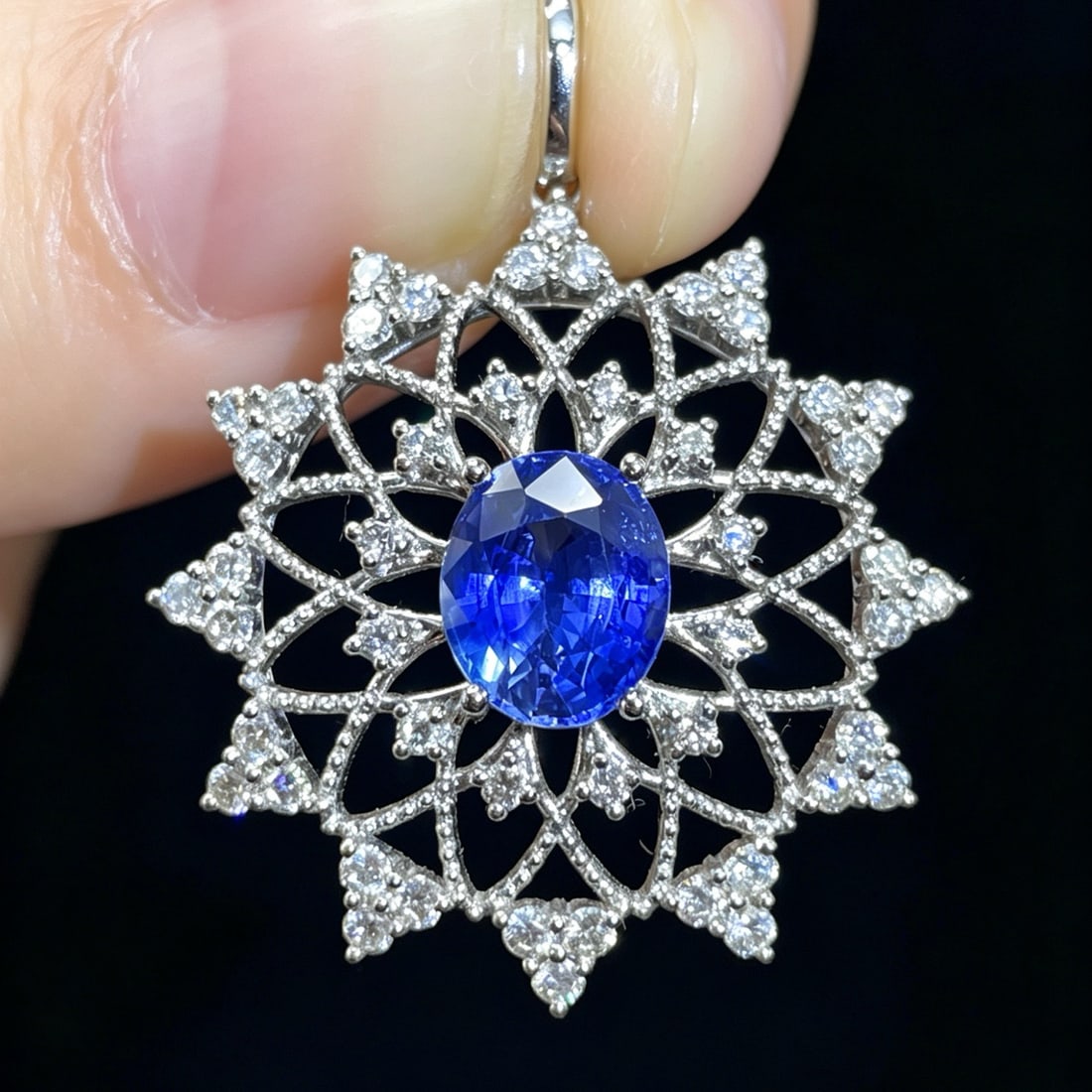 14k Gold 2.60 Ctw Natural Sapphire & Diamond Pendant( Without Chain ): Ref:231166152 // gold content:14k gold // main gemstone:sapphire // shape:oval // carat weight:1. 96ct // color:cornflower blue // treatment:natural // // adjacent gemstone 2 : diamond // shape:round 