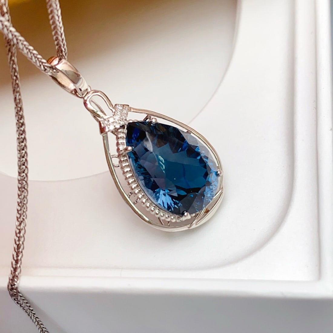 14k Gold 10.70 Ct Natural Topaz & Diamond Pendant( Without Chain ) - 3