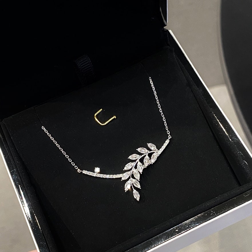 14k Gold 0.35 Ct Natural H Diamond Necklace: Ref:231166160 // gold content:14k gold // main gemstone:diamond // shape:multiple // carat weight:0. 35ct // clarity grade:vs-si // color:h // treatment:natural // High Estimate: 3000 Condition: New
