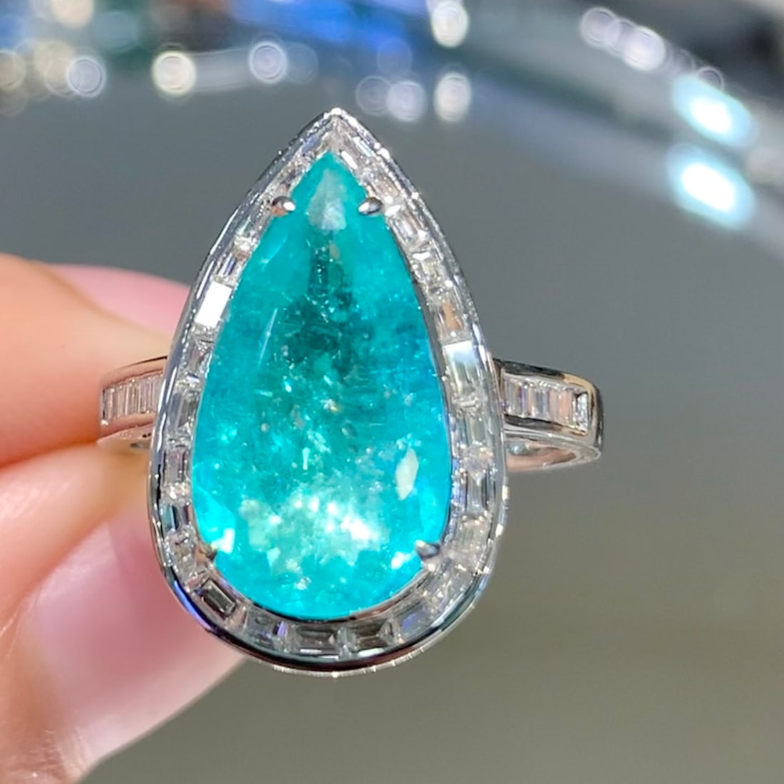 14k Gold 4.3 Ct Natural Paraiba Tourmaline & Diamond Ring - 2