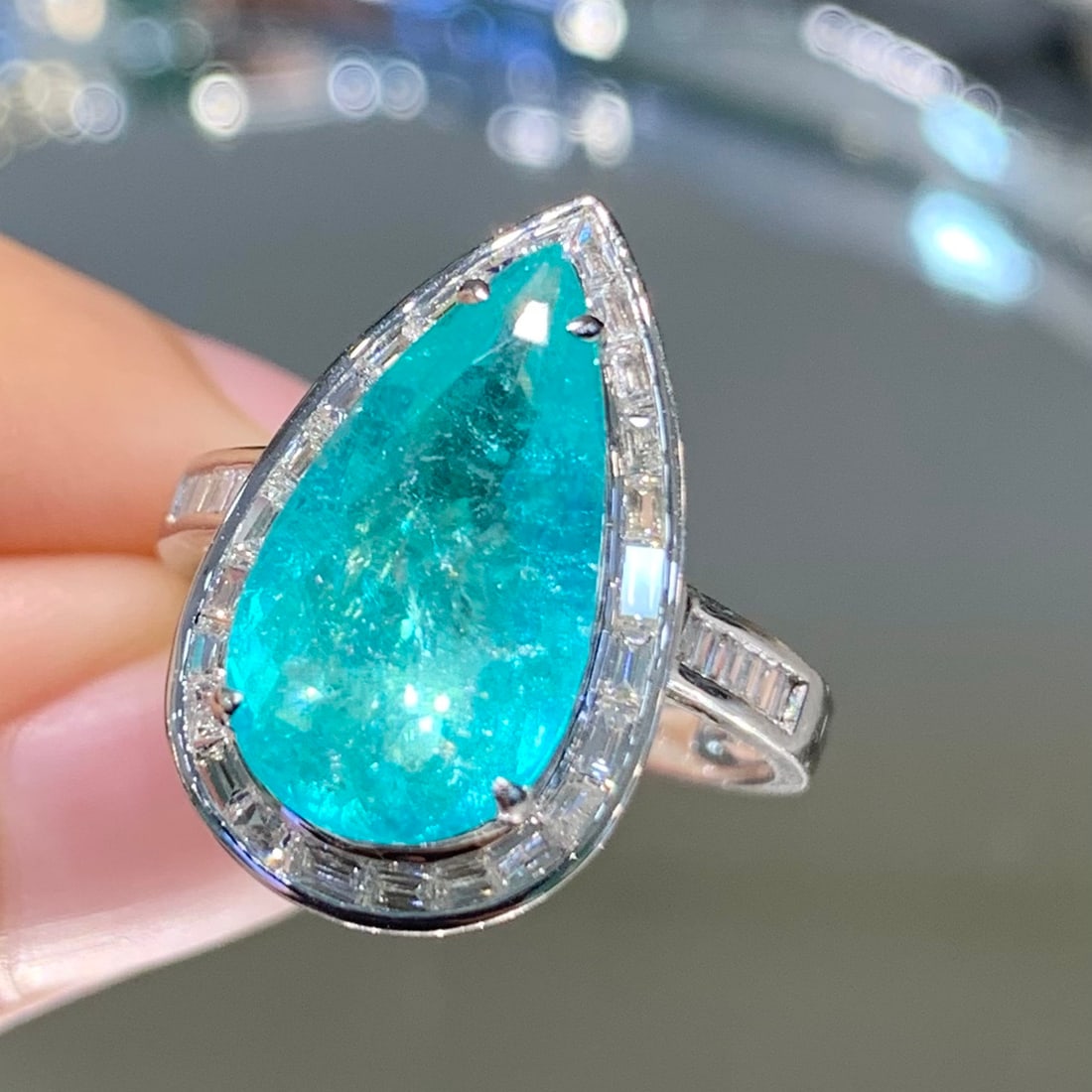 14k Gold 4.3 Ct Natural Paraiba Tourmaline & Diamond Ring - 3