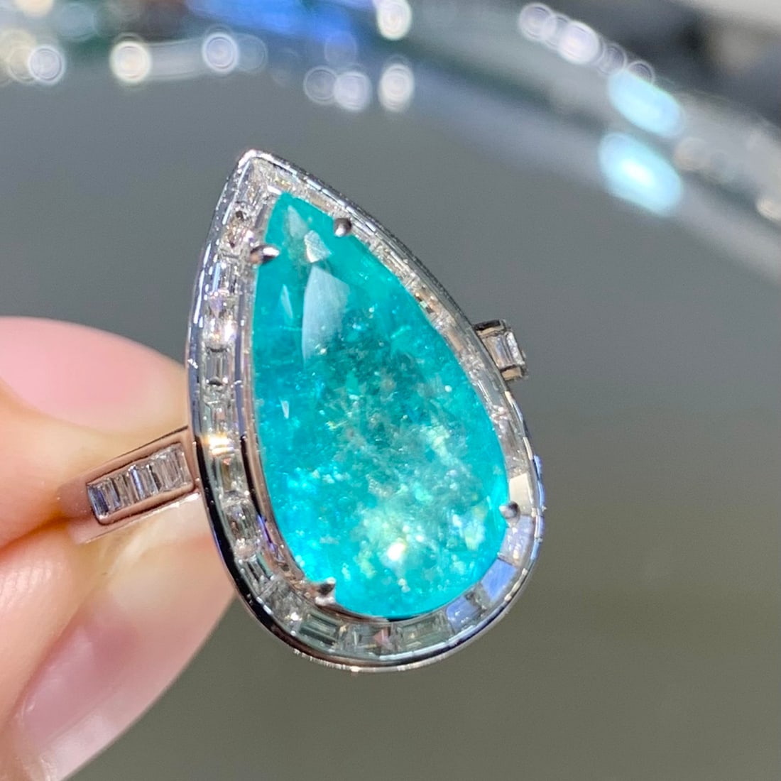 14k Gold 4.3 Ct Natural Paraiba Tourmaline & Diamond Ring - 4