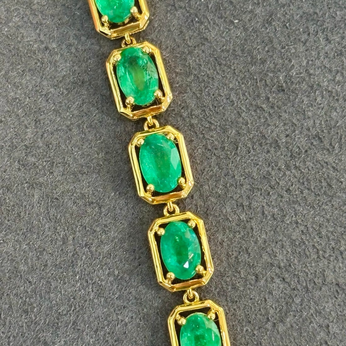 14k Gold 2.7 Ct Natural Emerald Bracelet - 5