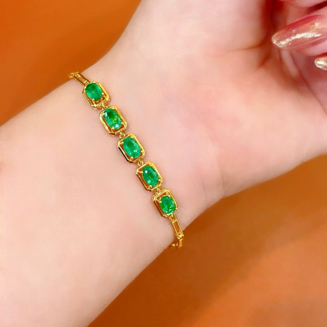 14k Gold 2.7 Ct Natural Emerald Bracelet - 9