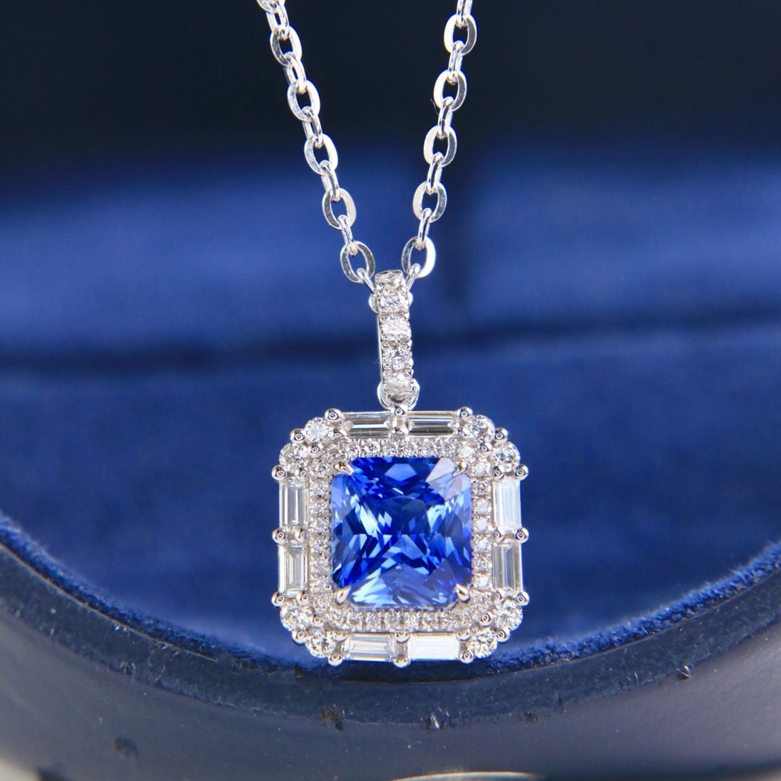 14k Gold 2.72 Ctw Natural Sapphire & Diamond Pendant( Without Chain ): Ref:231166172 // gold content:14k gold // main gemstone:sapphire // shape:octagonal // carat weight:2. 24ct // color:cornflower blue // treatment:natural // // adjacent gemstone 2 : diamond // shape:m