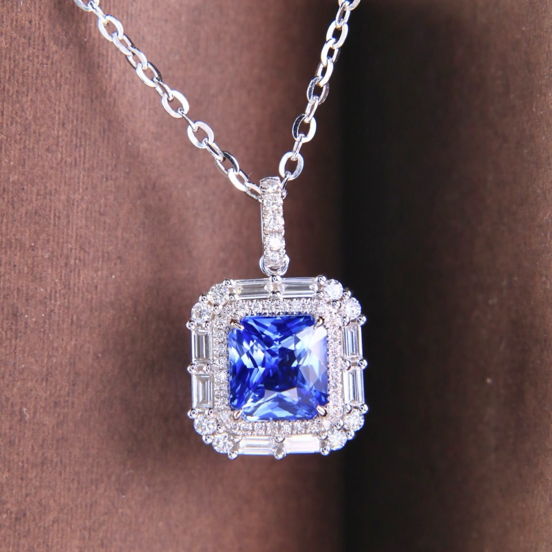 14k Gold 2.72 Ctw Natural Sapphire & Diamond Pendant( Without Chain ) - 4