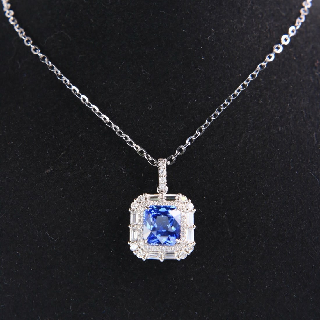 14k Gold 2.72 Ctw Natural Sapphire & Diamond Pendant( Without Chain ) - 7
