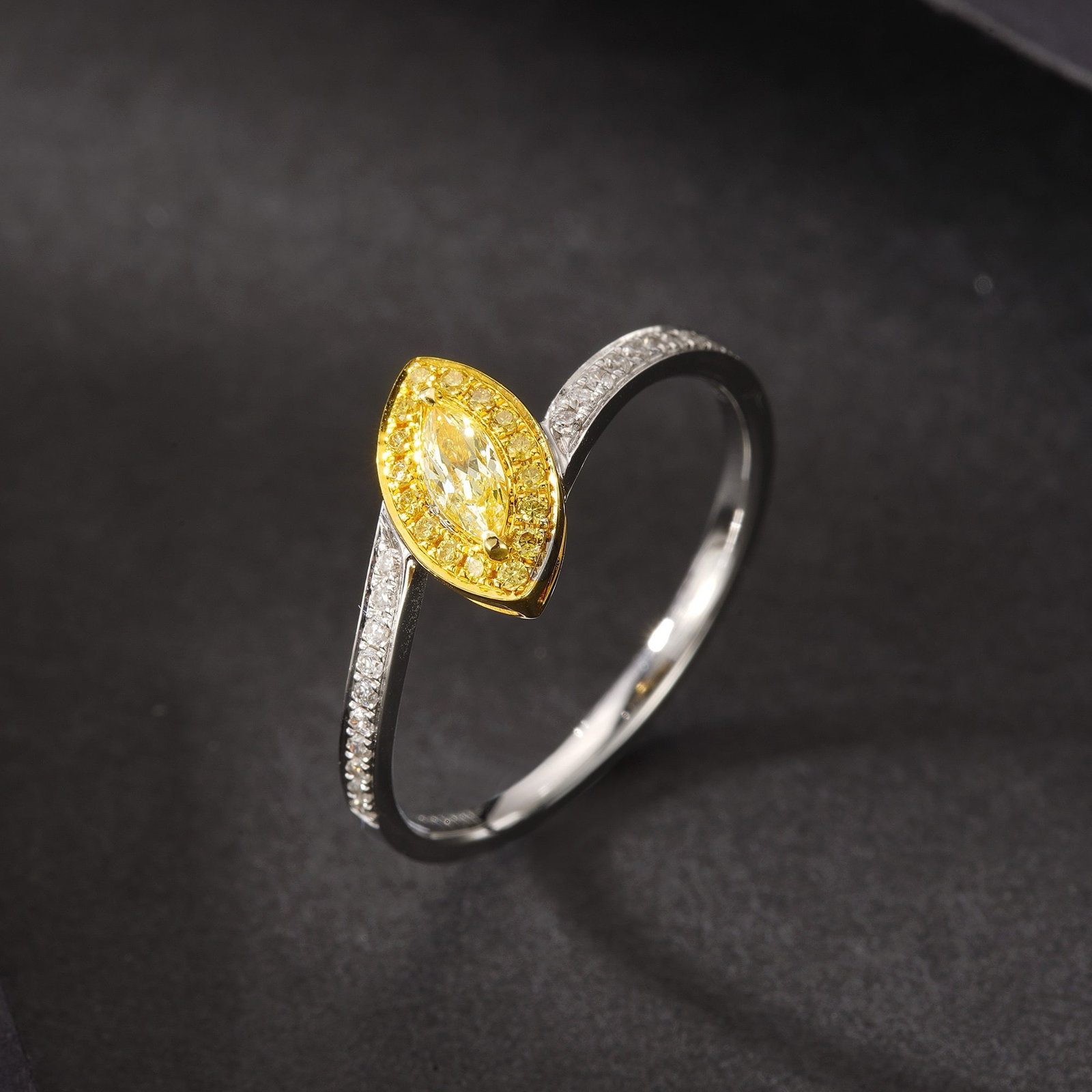 14k Gold 0.20 Ctw Natural Yellow Diamond & Diamond Ring - 4