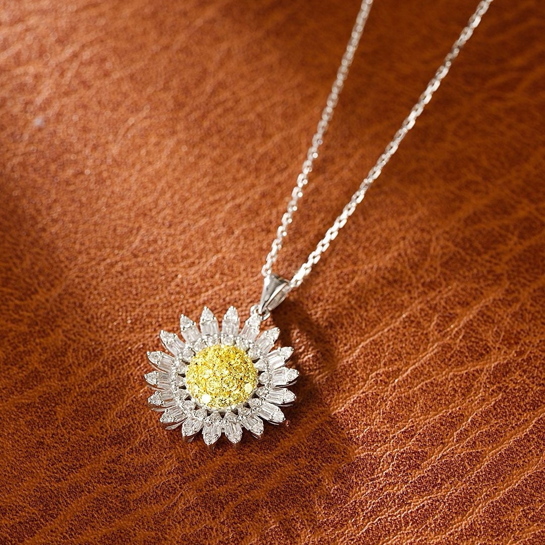 14k Gold 0.58 Ct Natural Color Diamond Necklace - 4