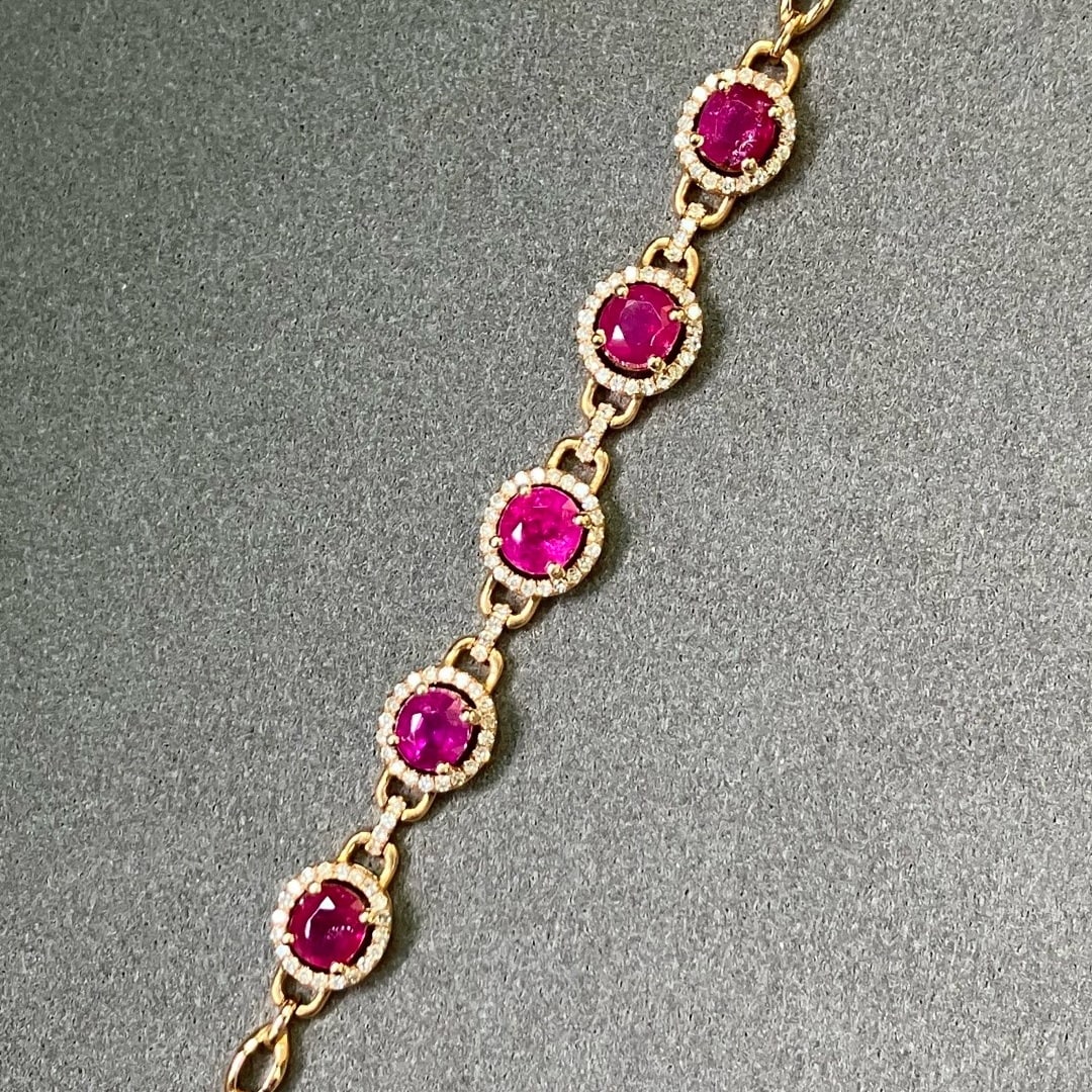 14k Gold 3.07 Ctw Natural Ruby & Diamond Bracelet: Ref:231166195 // gold content:14k gold // main gemstone:ruby // shape:oval // carat weight:2. 71ct // color:red // treatment:natural // // adjacent gemstone 2 : diamond // shape:round // carat weight: